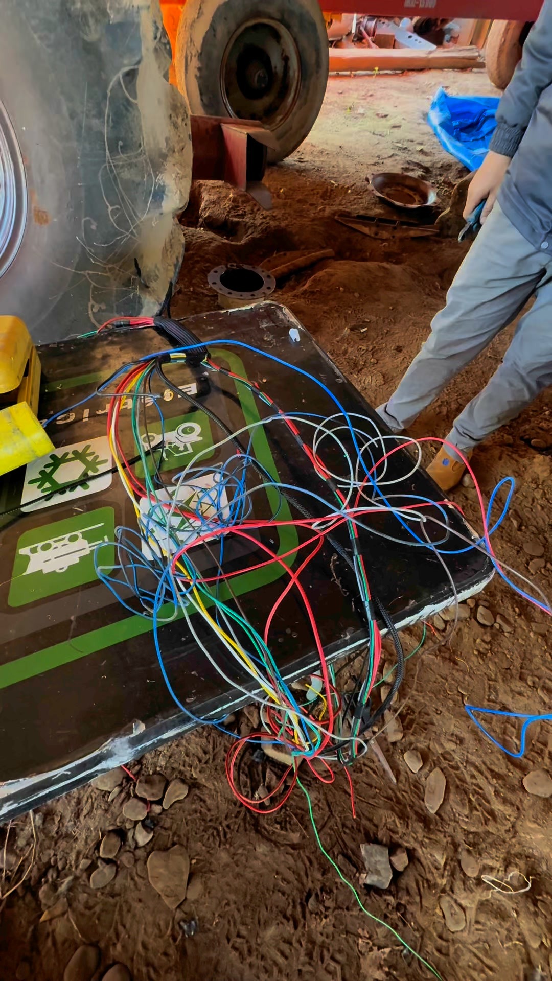 Refazendo chicote elétrico de máquina agrícola